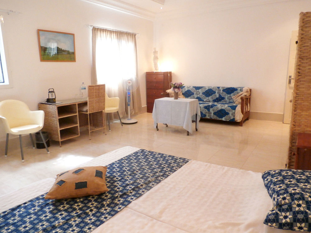B & B Villa Calliandra Bijilo Экстерьер фото