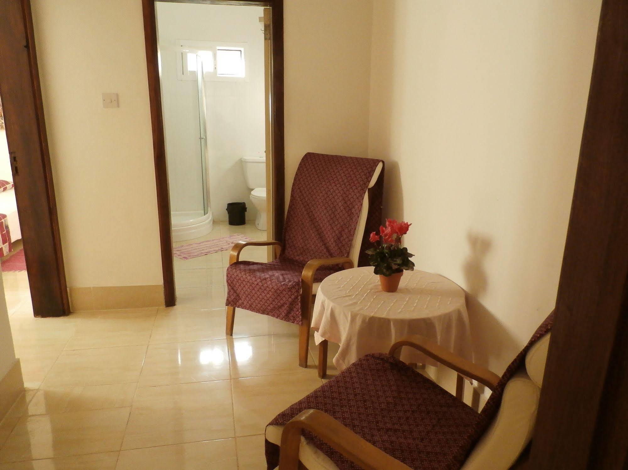 B & B Villa Calliandra Bijilo Экстерьер фото