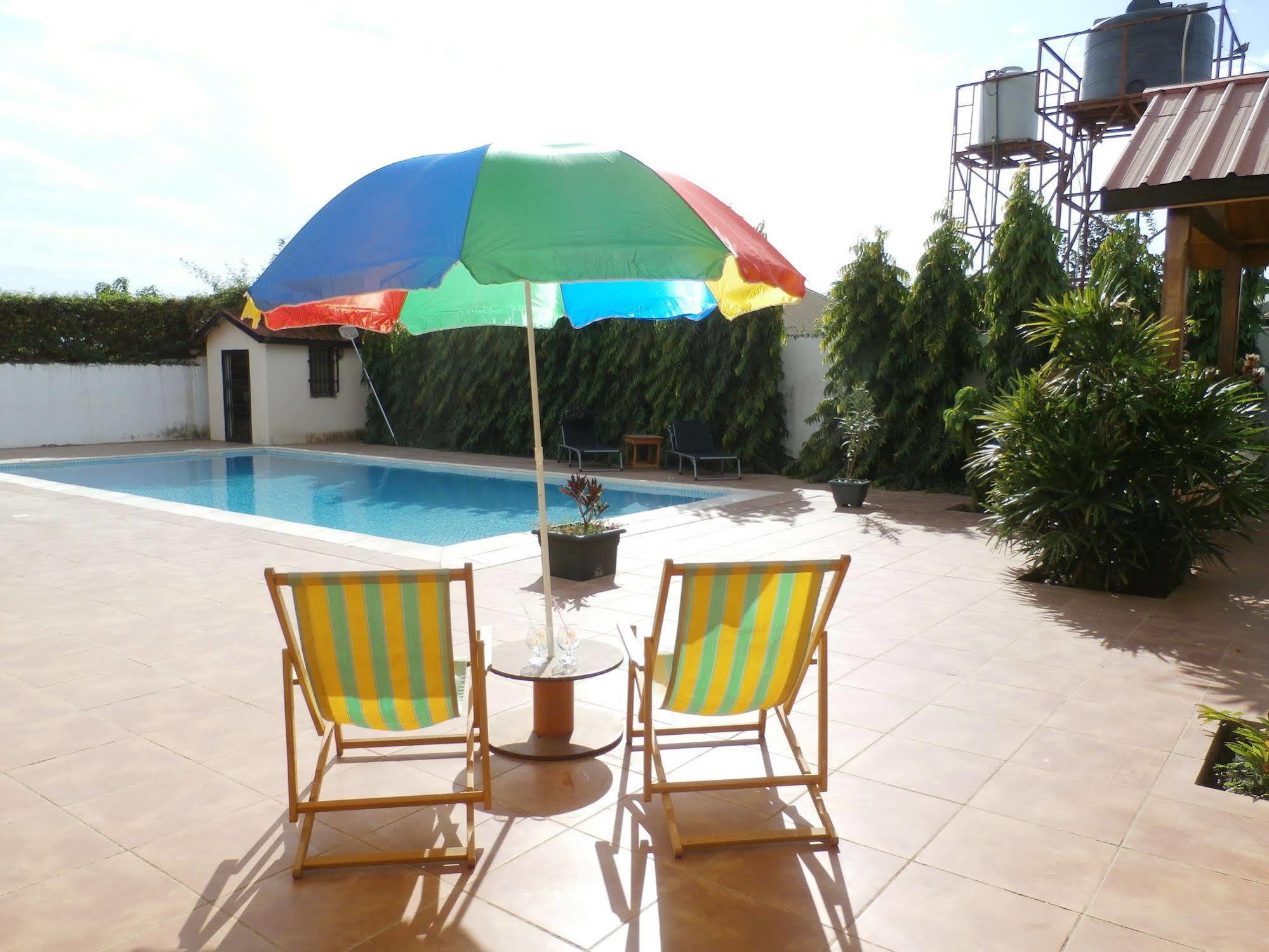 B & B Villa Calliandra Bijilo Экстерьер фото