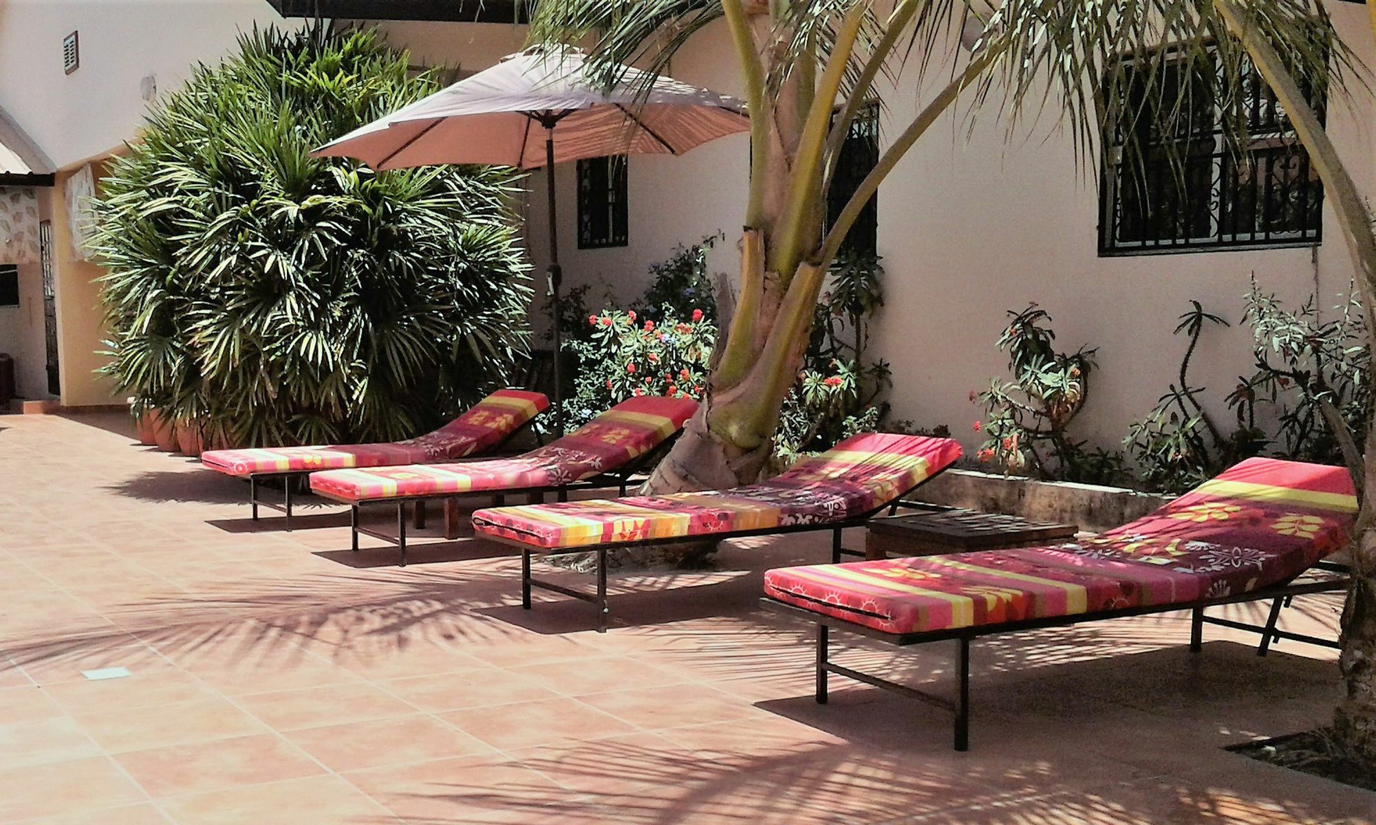 B & B Villa Calliandra Bijilo Экстерьер фото
