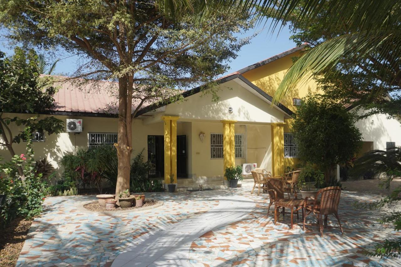 B & B Villa Calliandra Bijilo Экстерьер фото