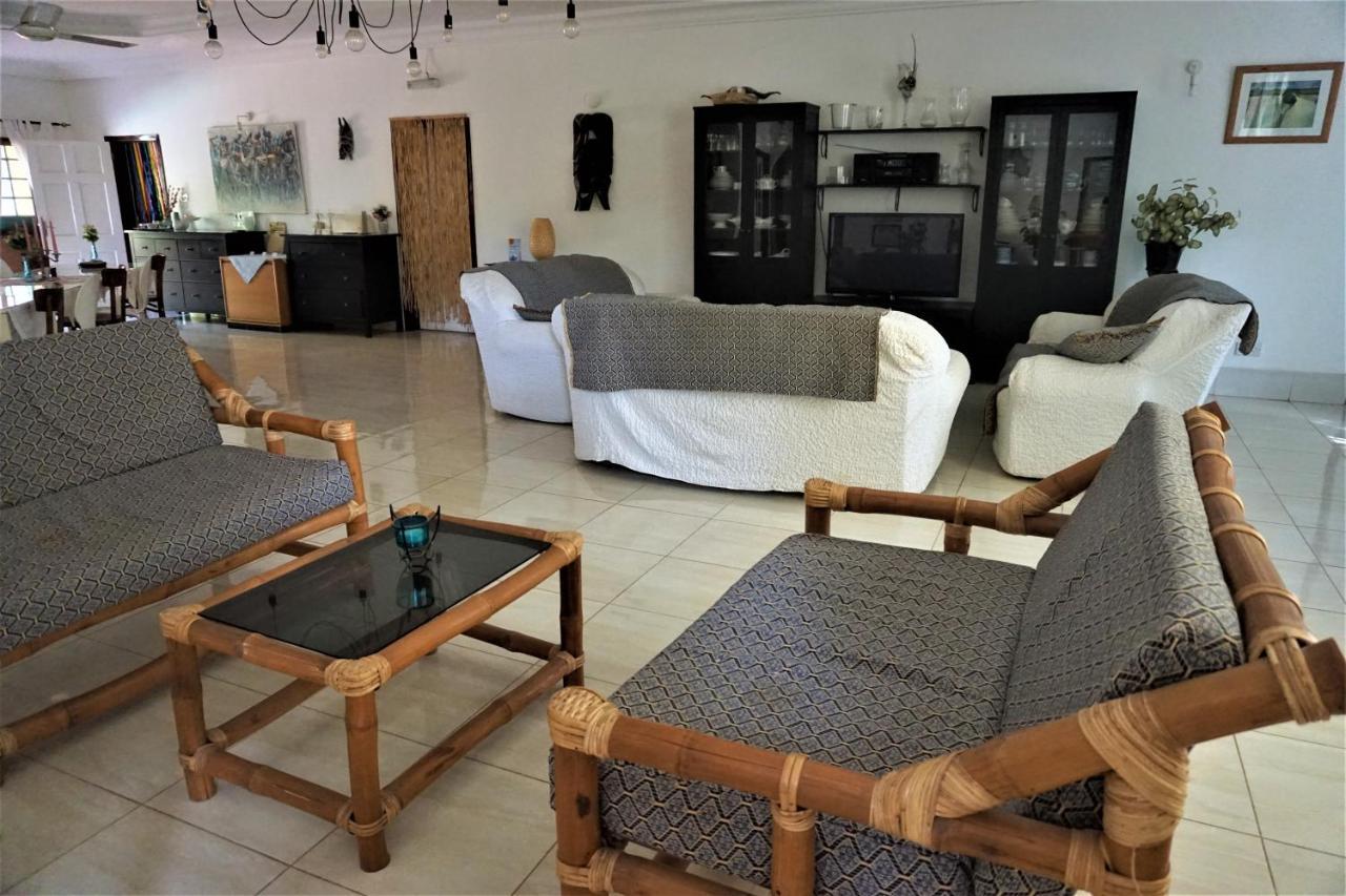 B & B Villa Calliandra Bijilo Экстерьер фото