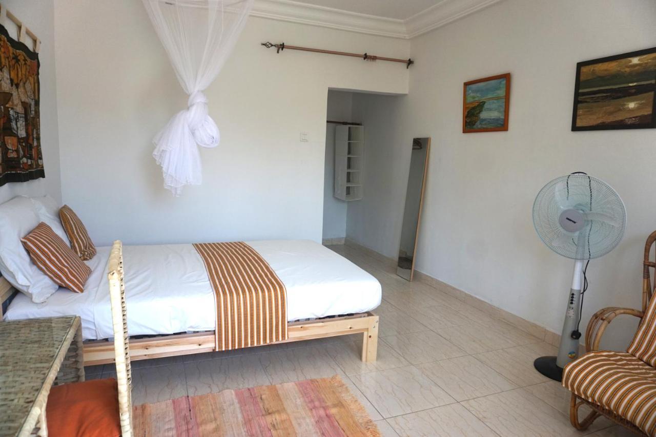 B & B Villa Calliandra Bijilo Экстерьер фото