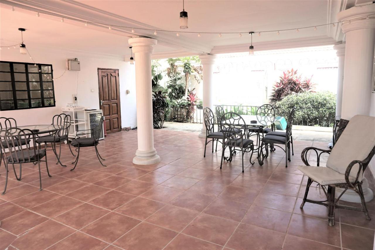 B & B Villa Calliandra Bijilo Экстерьер фото