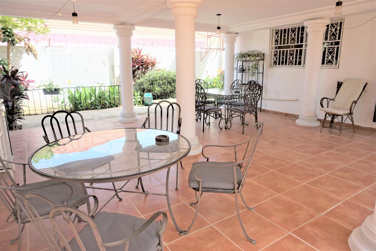 B & B Villa Calliandra Bijilo Экстерьер фото