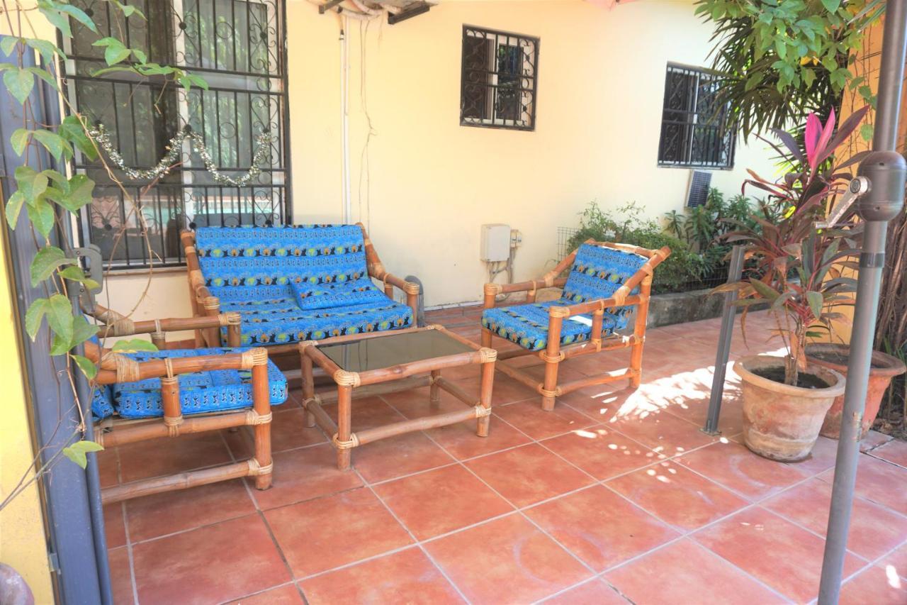 B & B Villa Calliandra Bijilo Экстерьер фото